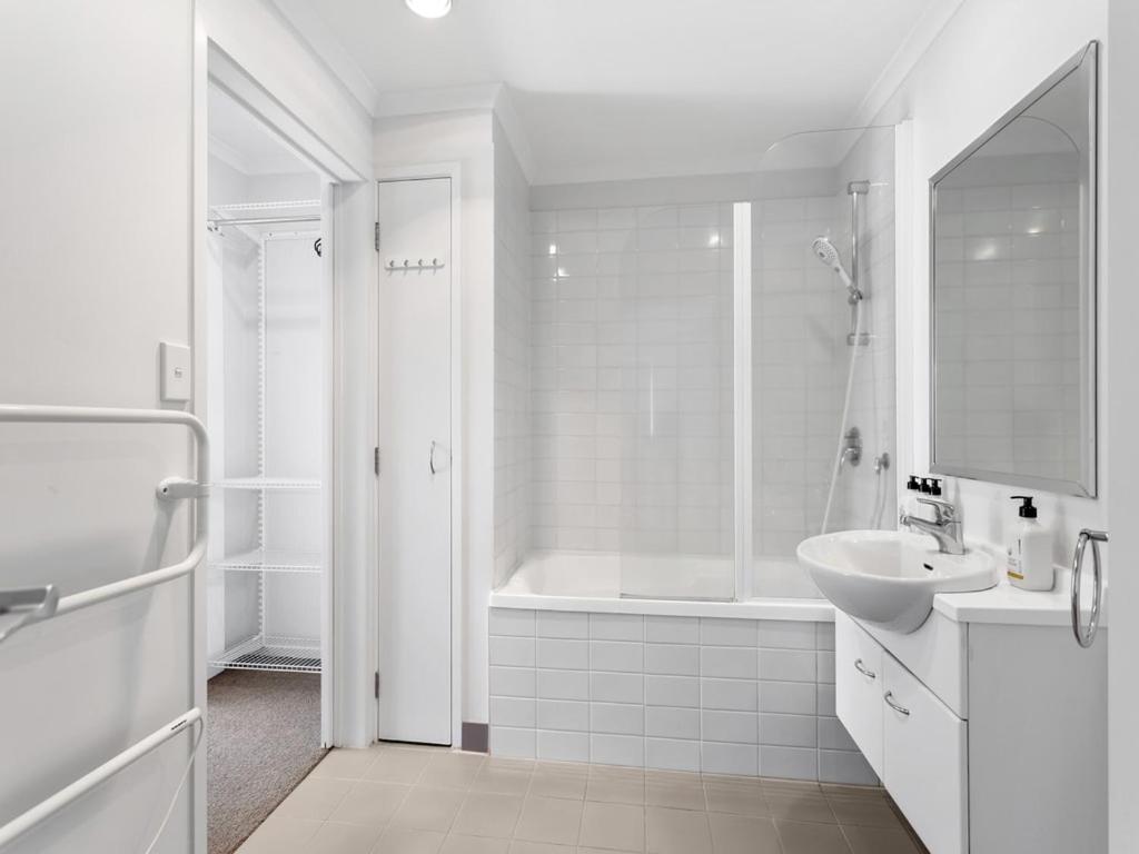 Eden Terrace Two Bedroom Free Parking Окленд Экстерьер фото